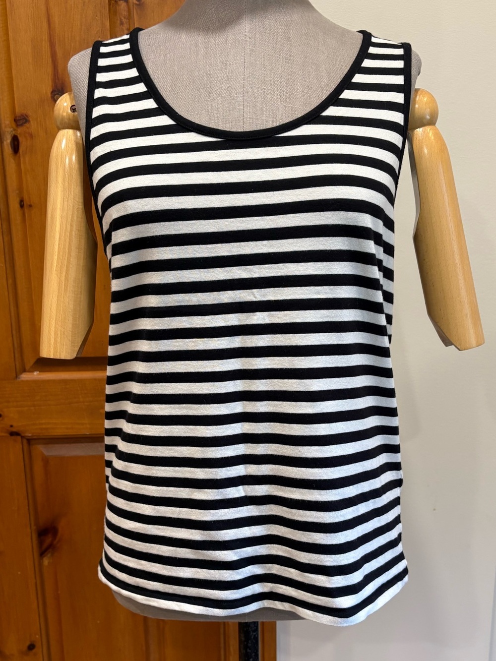 Massimo Dutti & Joe Fresh Black & White/Cream Tank Tops, lot of 2, medium, new